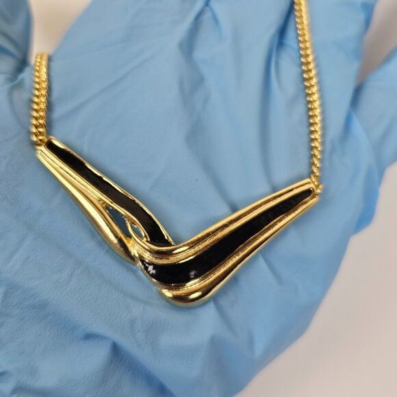 Vintage Black Enamel V Cut Out Necklace 16.5" Curb Chain Choker Gold Tone Metal - Picture 9 of 9